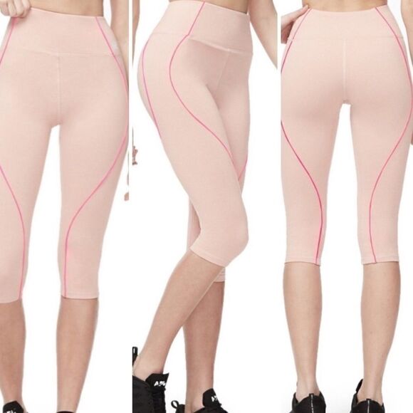NEW Good American The Electric Feel Crop Leggings - Picture 1 of 8